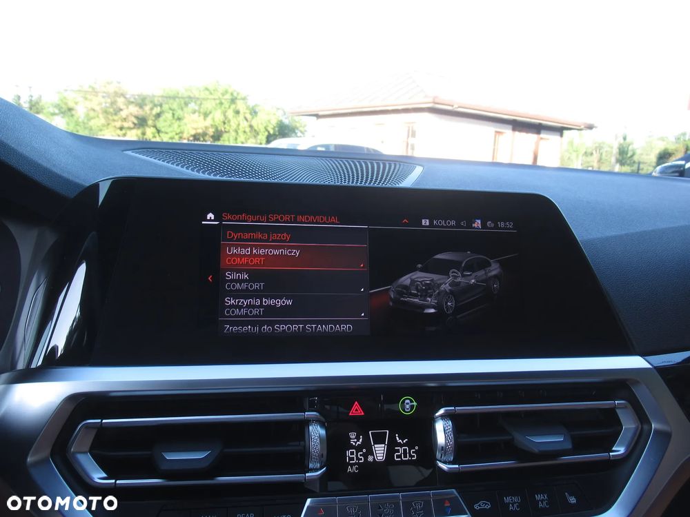 BMW Seria 3 320i xDrive Sport Line - 27