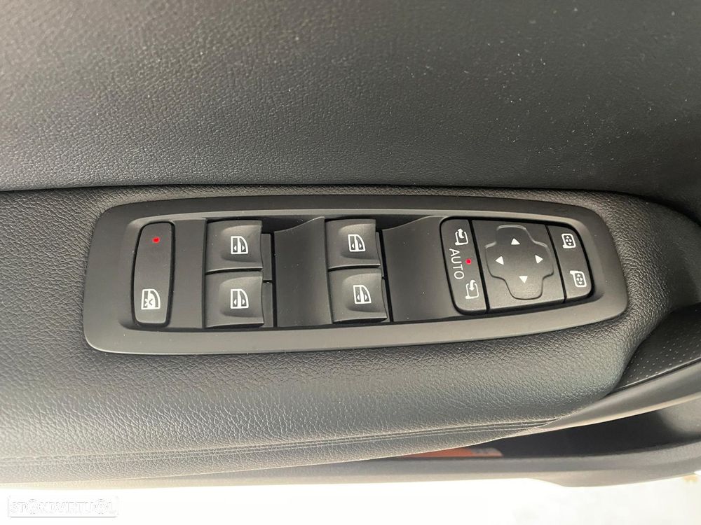 Renault Mégane ENERGY TCe 130 BOSE EDITION - 27