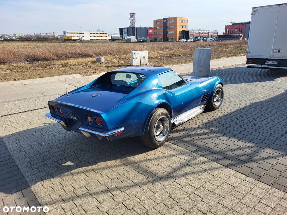 Chevrolet Corvette - 12