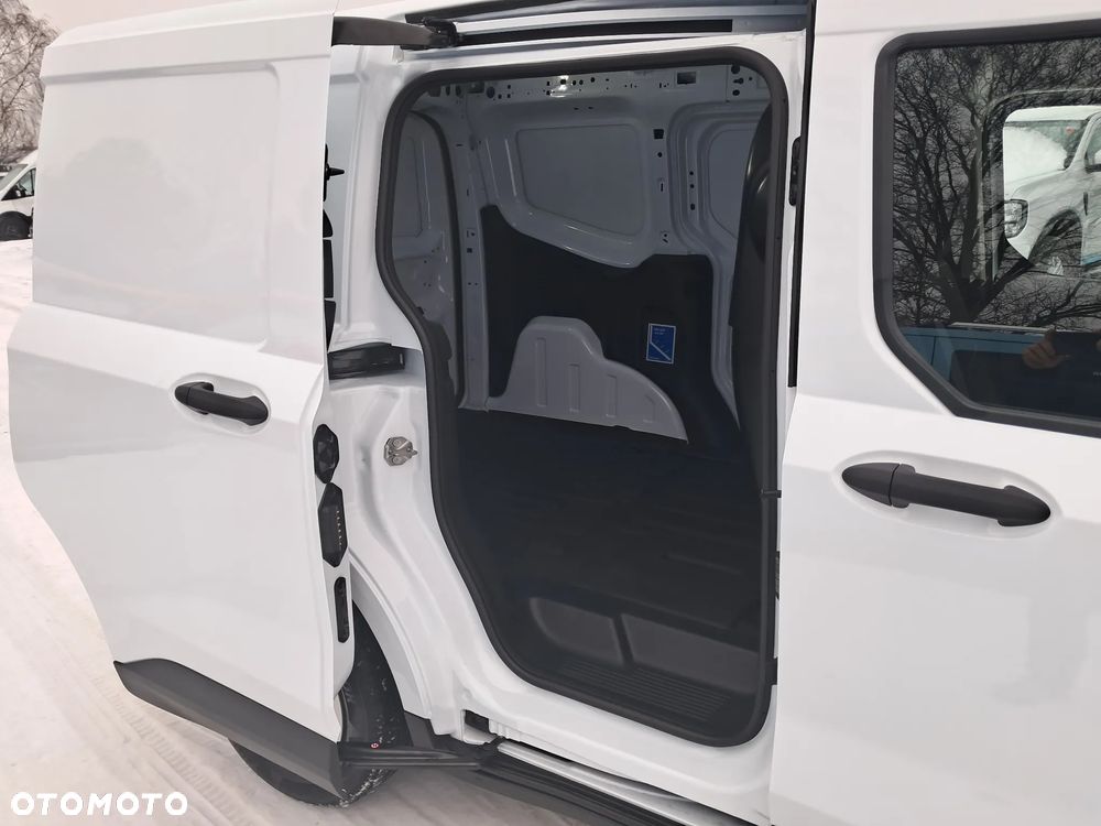 Ford Courier Van - 4