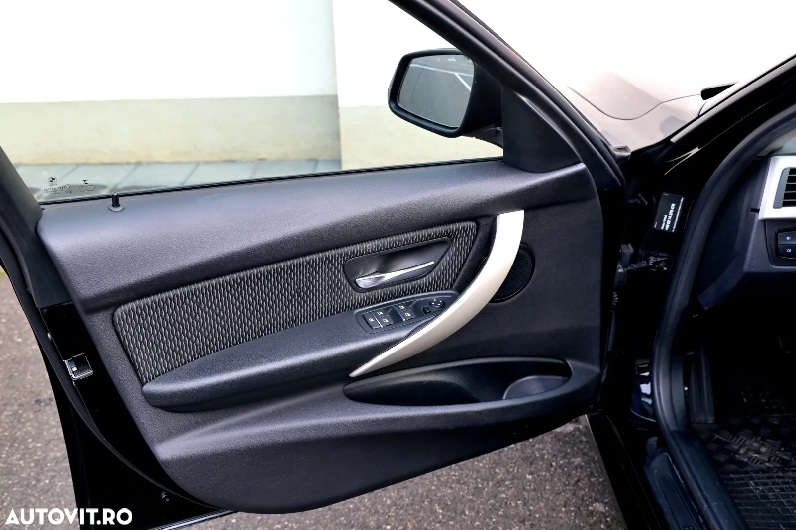 BMW Seria 3 320d Touring xDrive Aut. - 14