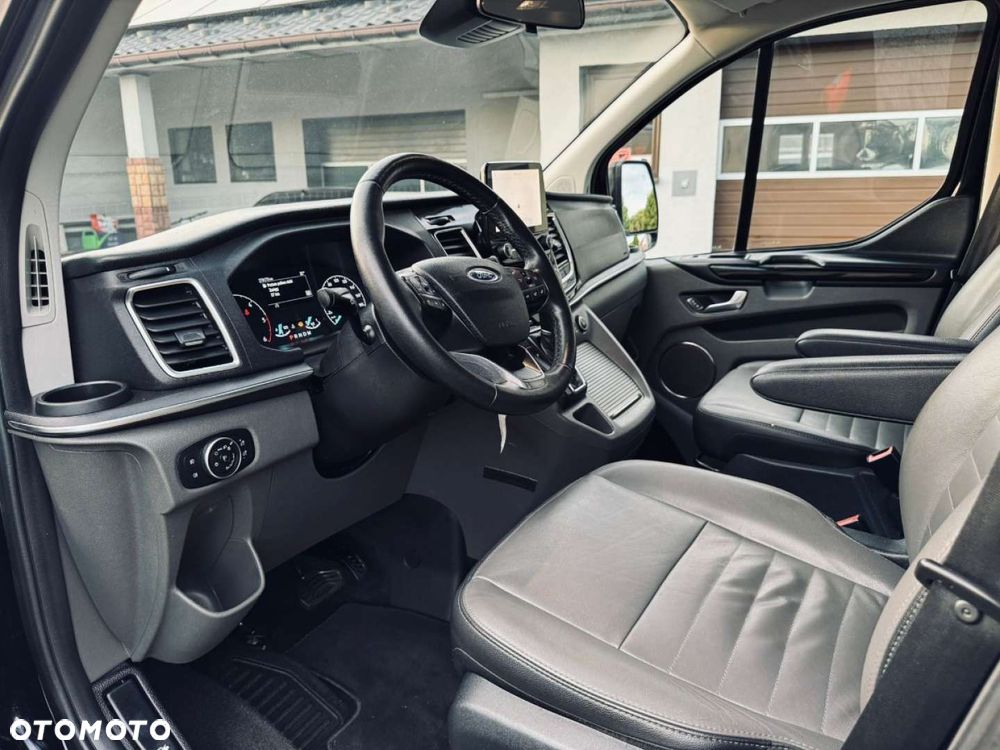 Ford Tourneo Custom - 14
