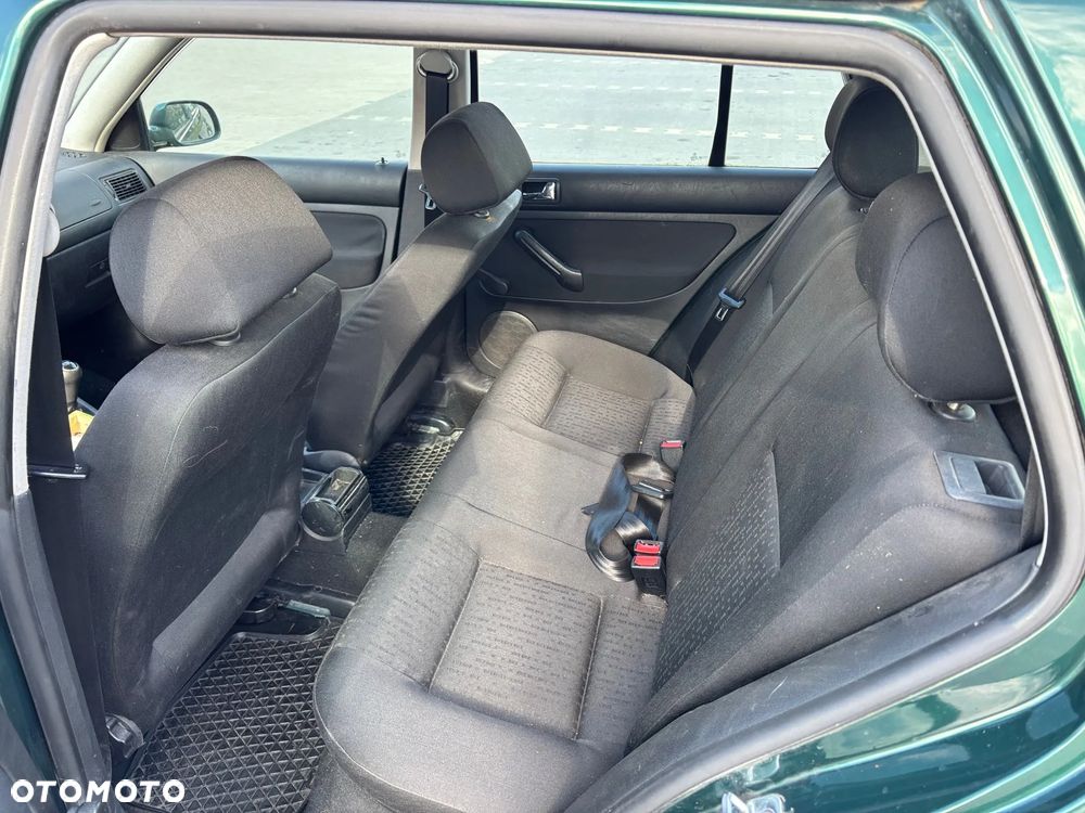 Volkswagen Golf - 10