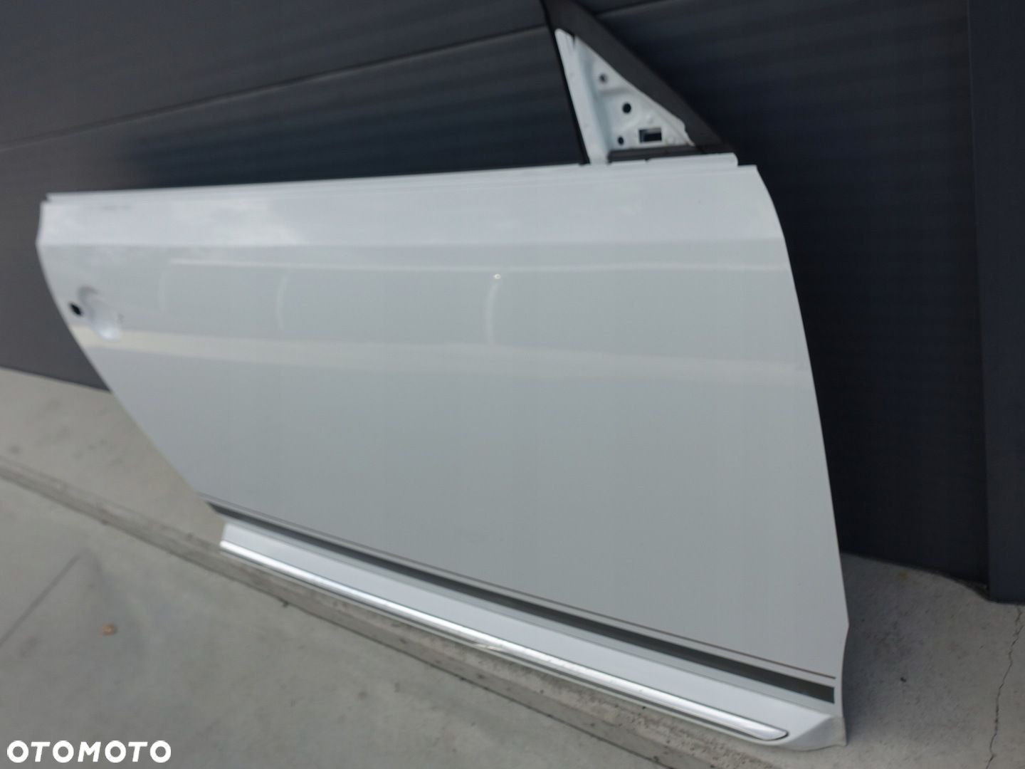 VW BEETLE 5C3 CABRIO DRZWI PRAWE LISTWA IGŁA LC9A - 3