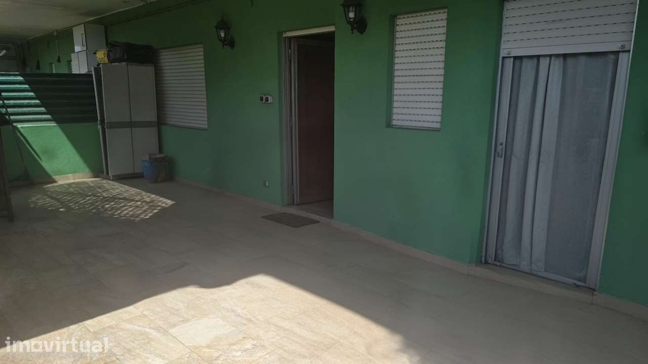T2 com terraço, pronto a habitar, excelente localização - Grande imagem: 3/9