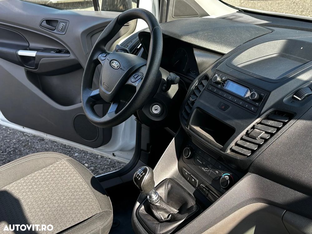 Ford Transit Connect - 8