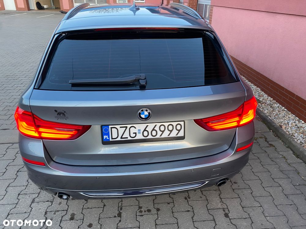 BMW Seria 5 520d xDrive Sport Line - 3
