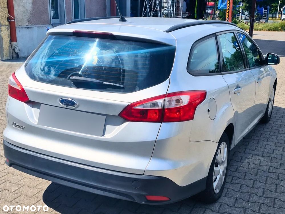Ford Focus 1.6 TDCi Ambiente - 4