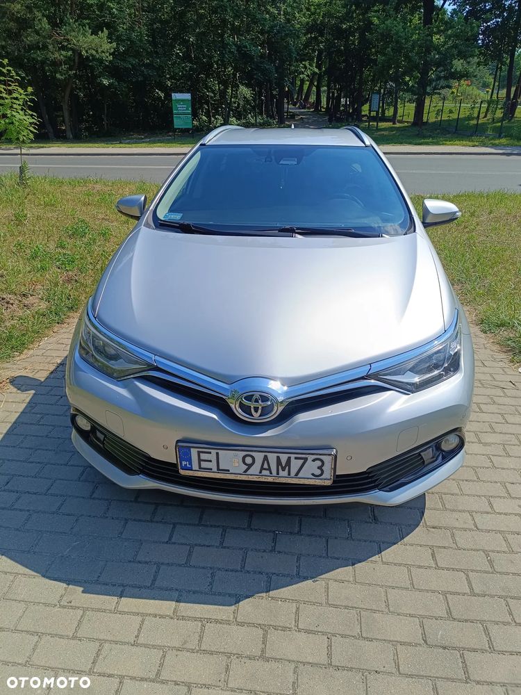 Toyota Auris 1.6 D-4D Prestige - 1