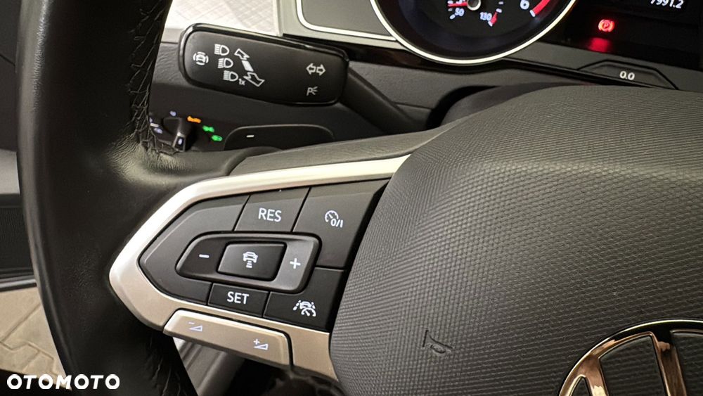 Volkswagen Passat - 20