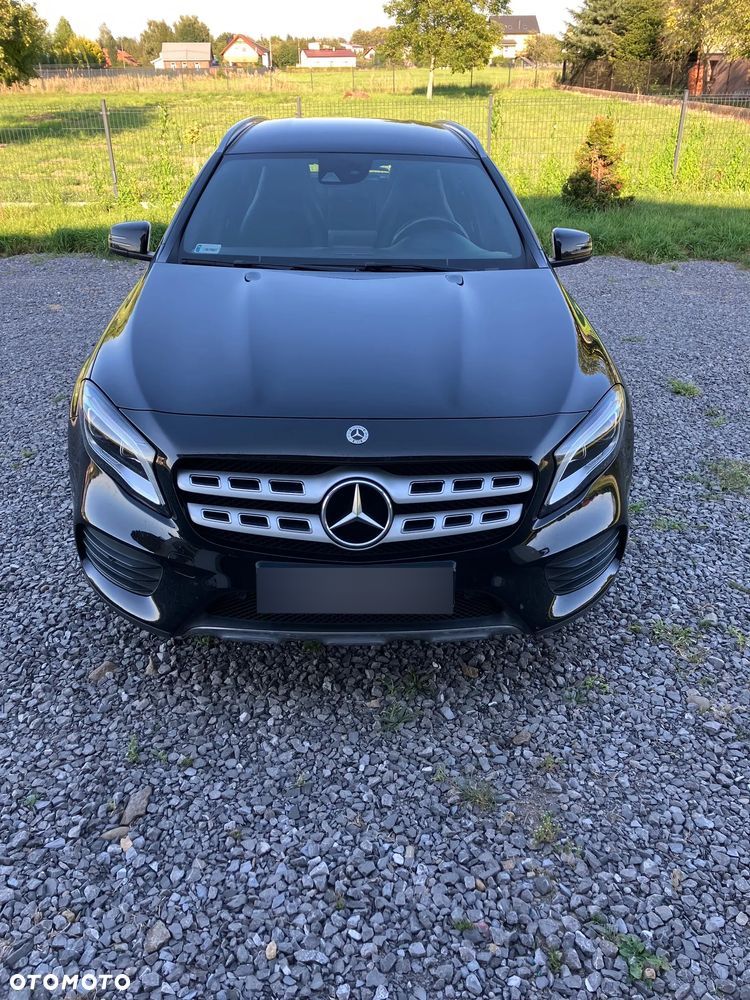 Mercedes-Benz GLA 200 7G-DCT AMG Line - 2
