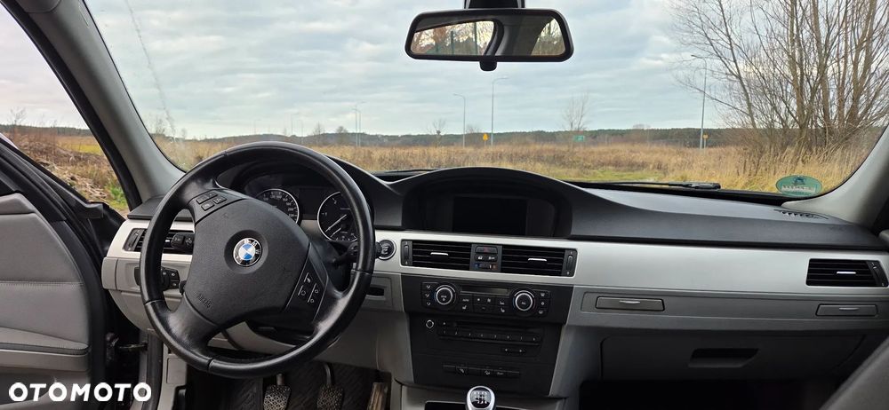 BMW Seria 3 320d xDrive - 6