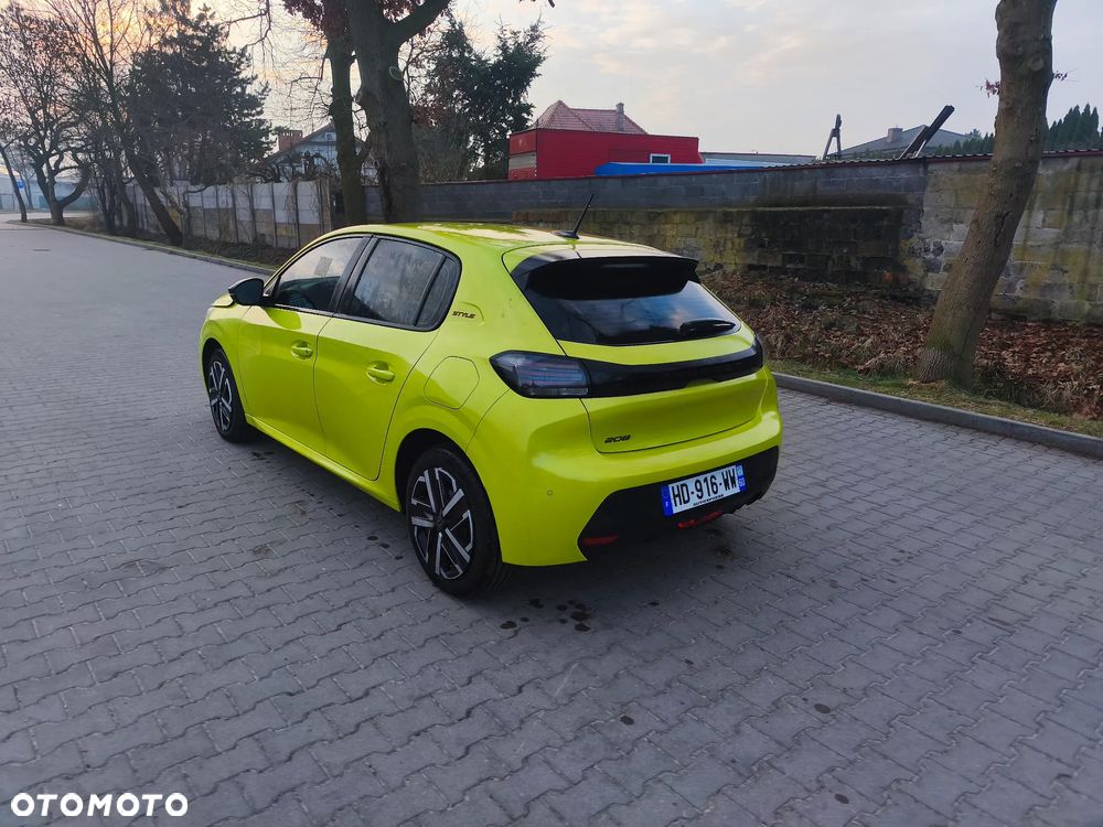 Peugeot 208 - 4