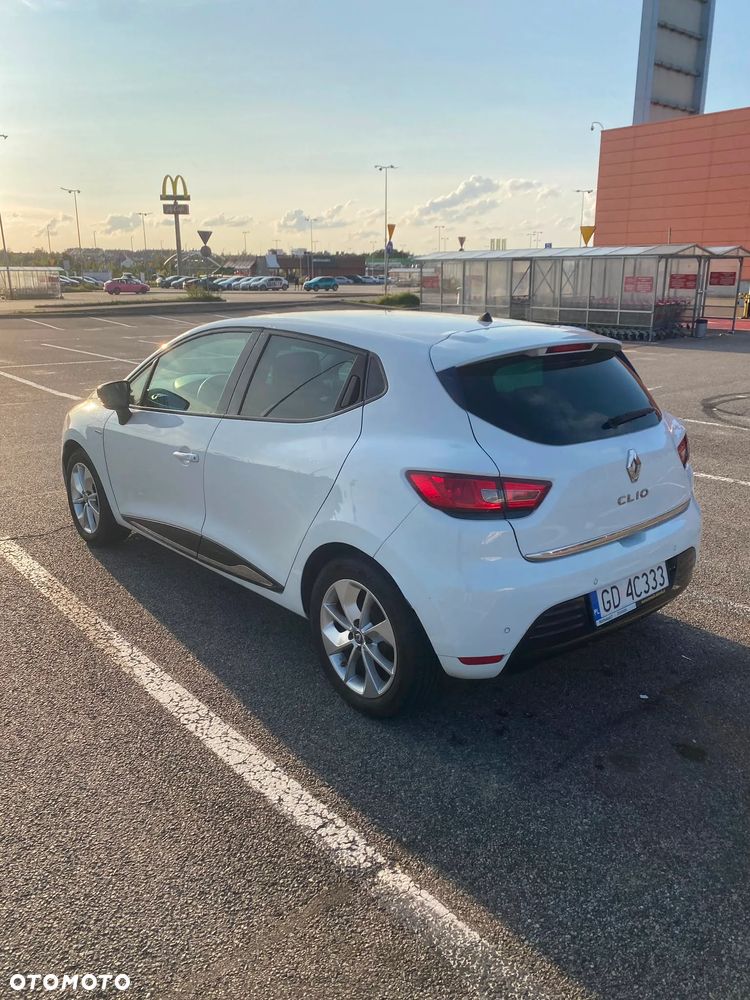Renault Clio 1.2 16V Limited - 9
