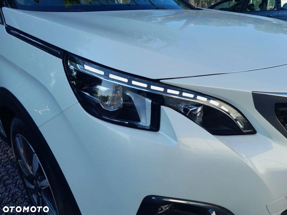 Peugeot 3008 Hybrid4 300 e-EAT8 GT - 3