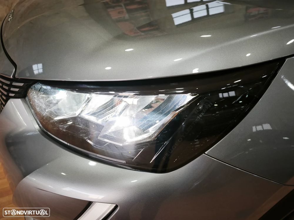 Peugeot e-2008 Active Pack - 46