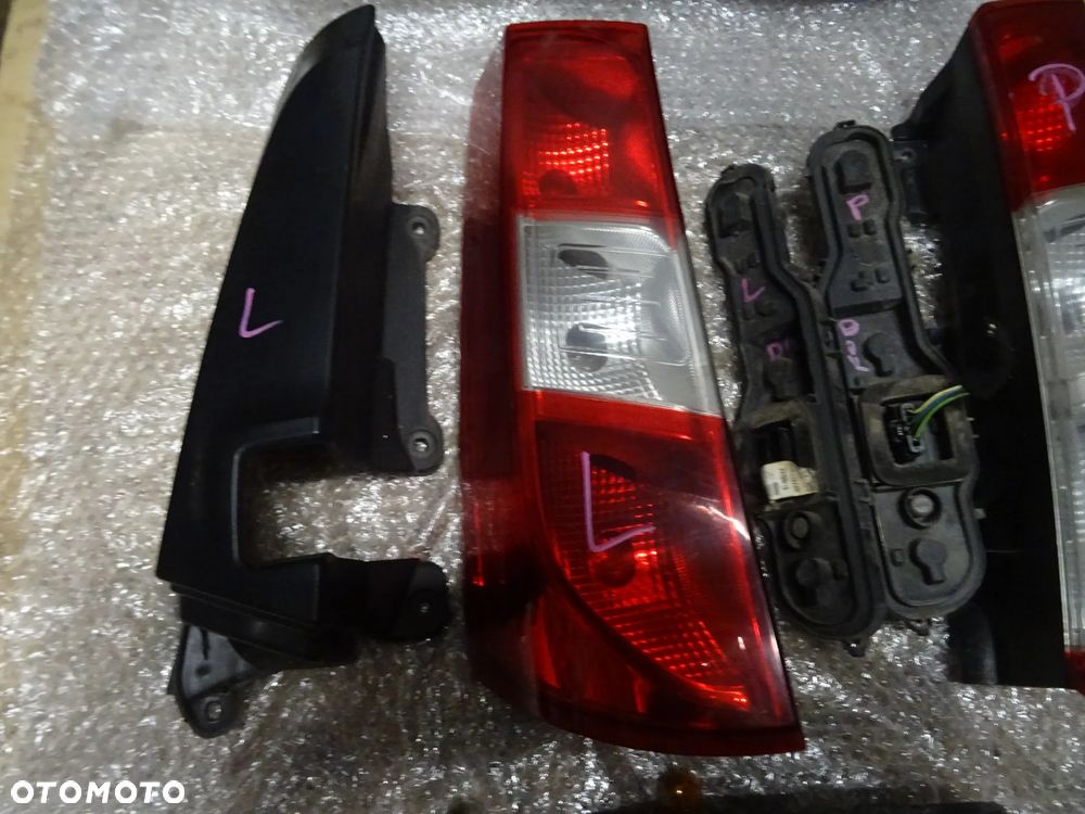 DACIA DOKKER LAMPA TYL TYLNA LEWA PRAWA WKLAD DO ZAROWEK LISTWA NAKLADKA NAD LAMPE ROZNE INNE CZESCI PYTAJ - 6