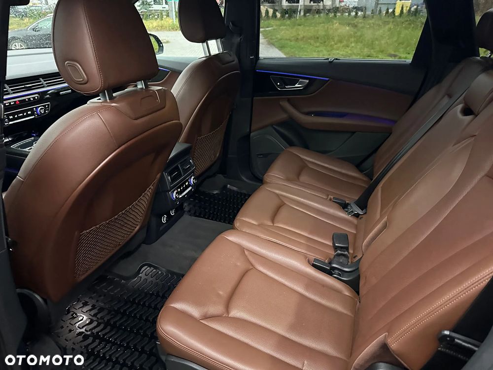 Audi Q7 - 19