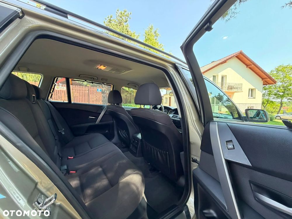 BMW Seria 5 525i - 29