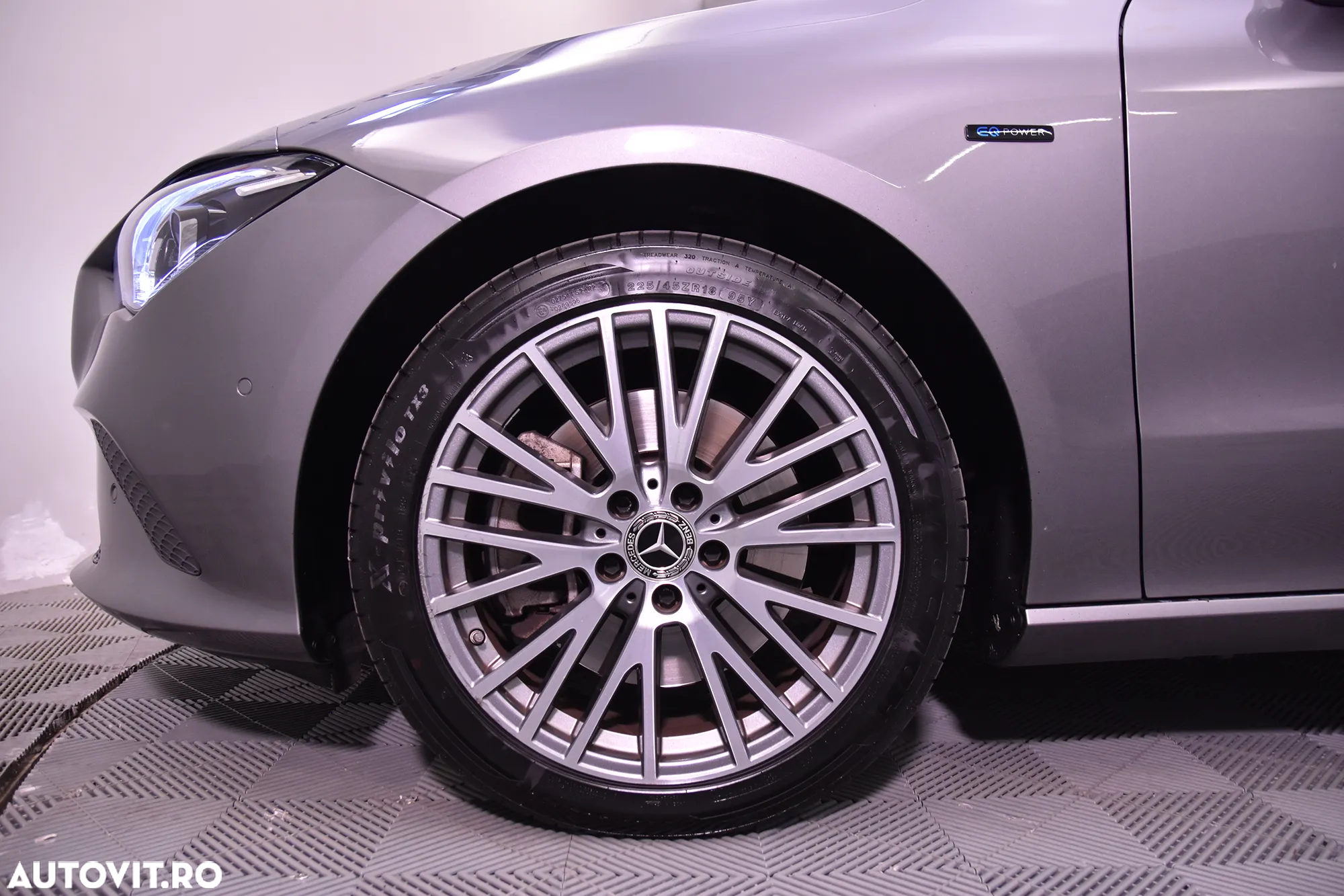 Mercedes-Benz CLA - 13