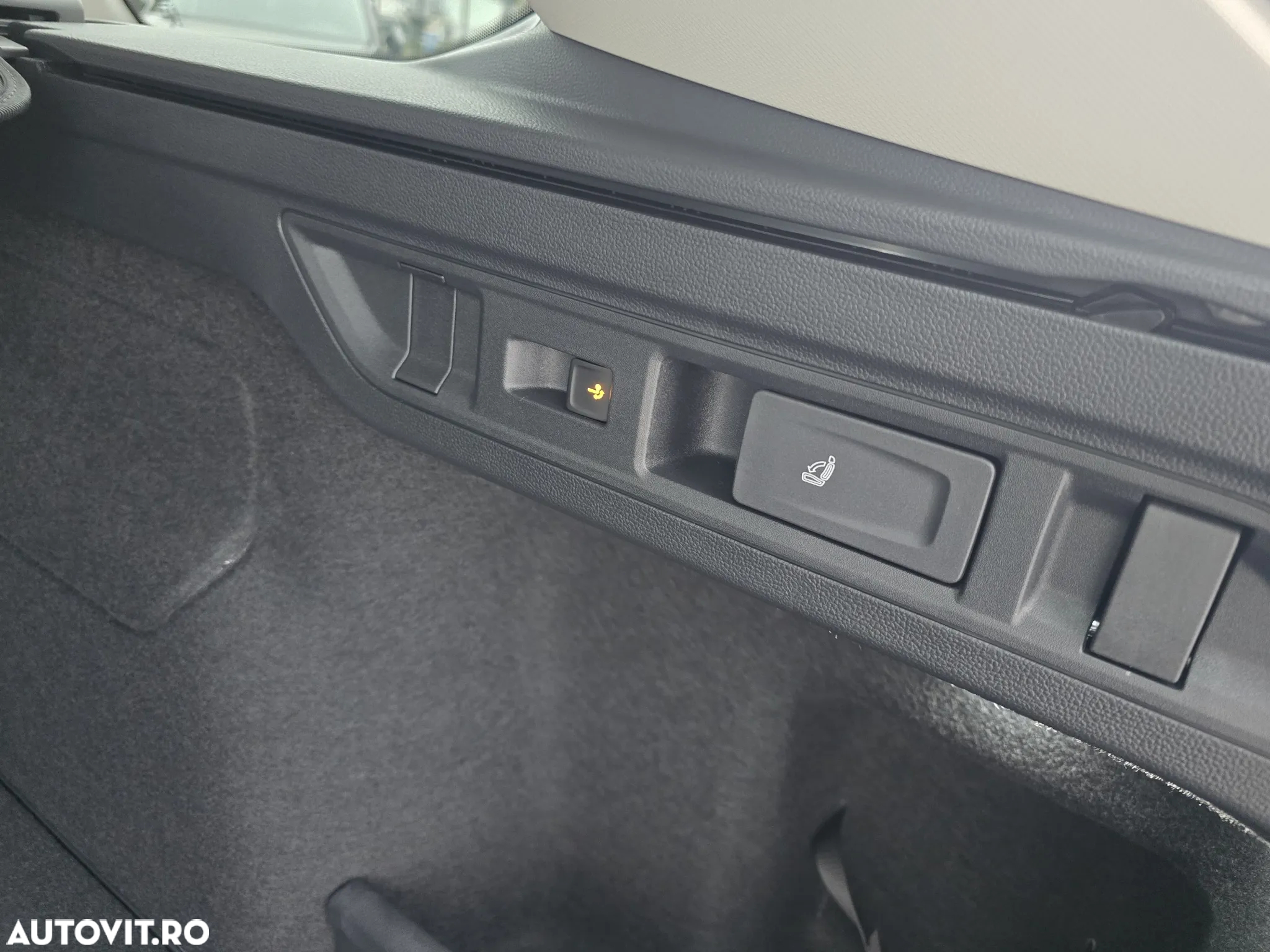 Volkswagen Passat Variant 2.0 TDI SCR DSG Business - 18
