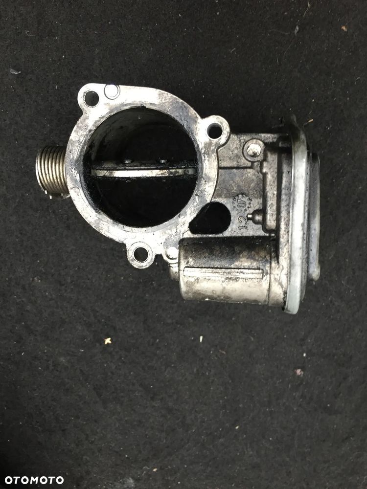 Części do silnika BMW 2.0D (N47) - Głowica, Rozrusznik, EGR, Przepustnica, Listwa wtryskowa, Pompa - 13