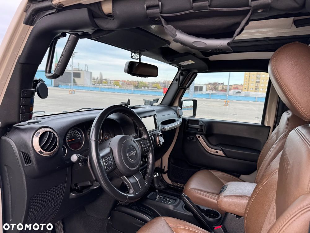 Jeep Wrangler 3.6 Sahara - 33