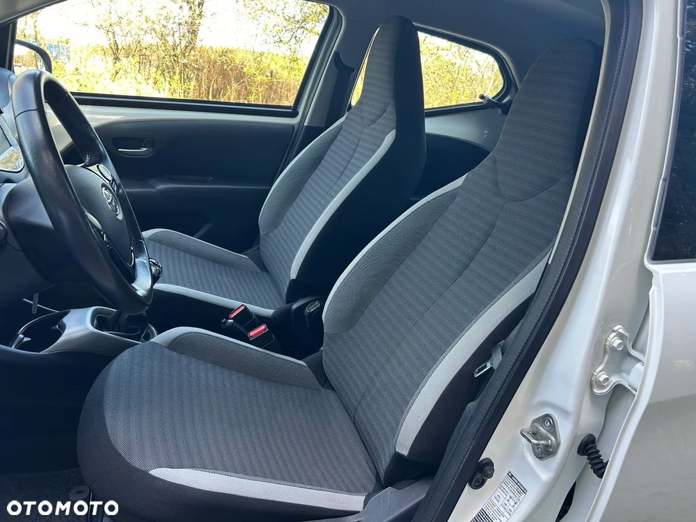 Toyota Aygo x-play - 13