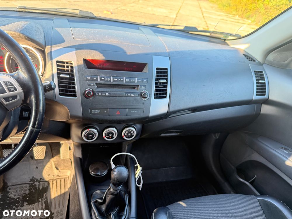 Peugeot 4007 - 12