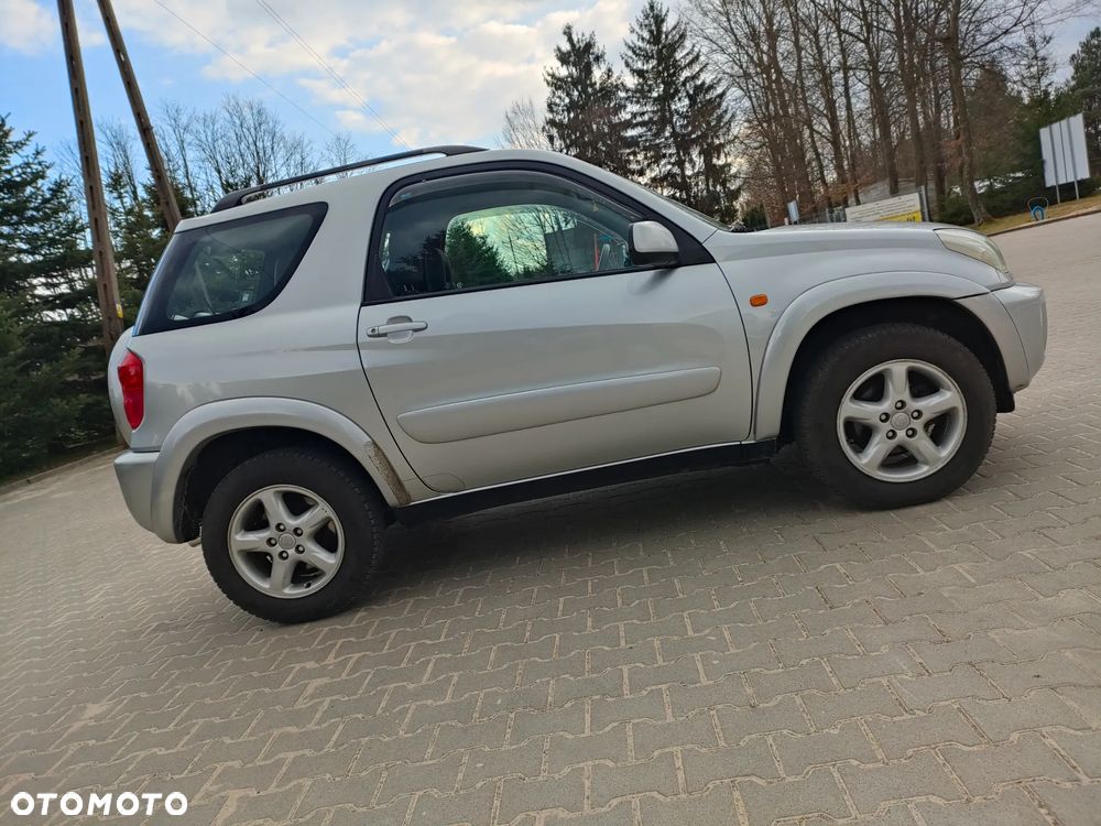 Toyota RAV4 4x4 Edition - 8
