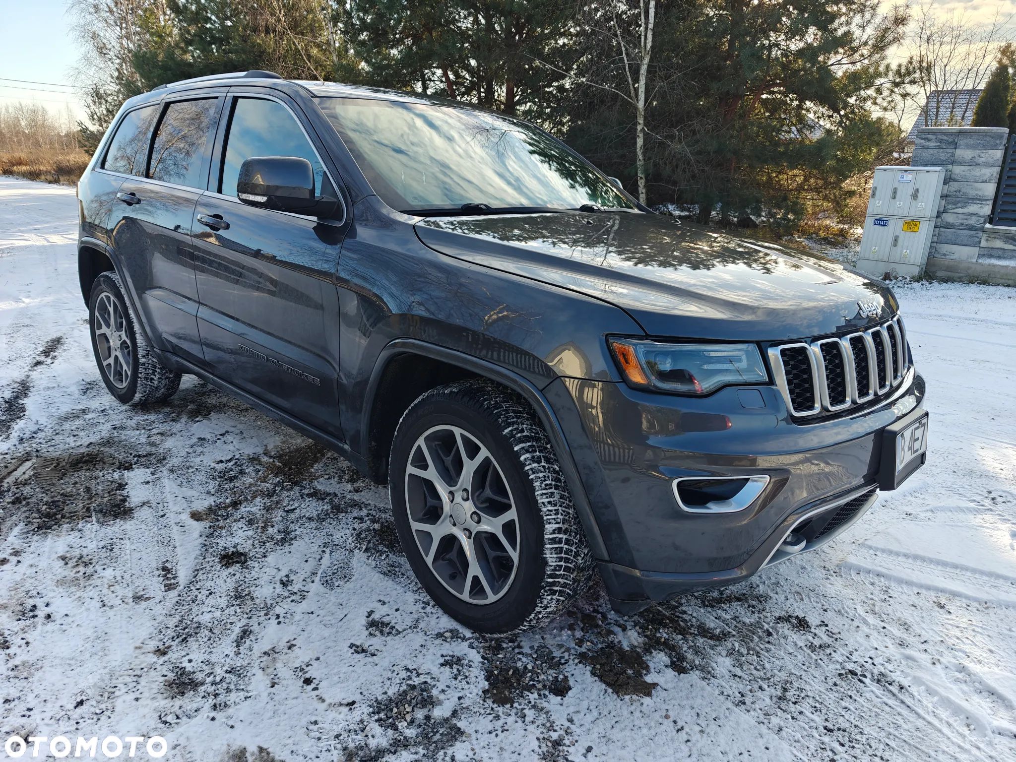 Jeep Grand Cherokee - 1