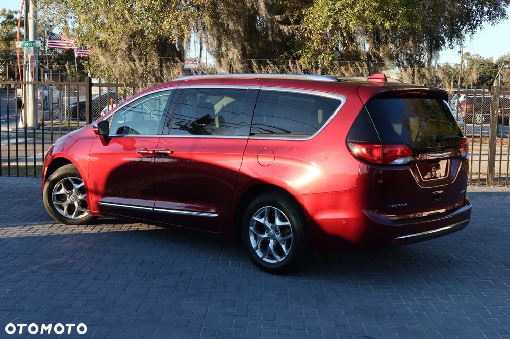 Chrysler Pacifica - 14
