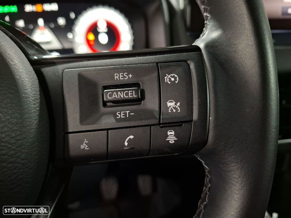 Nissan Qashqai 1.3 DIG-T N-Connecta LED - 12