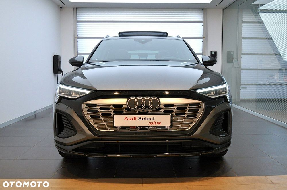 Audi Q8 Sportback e-tron - 6