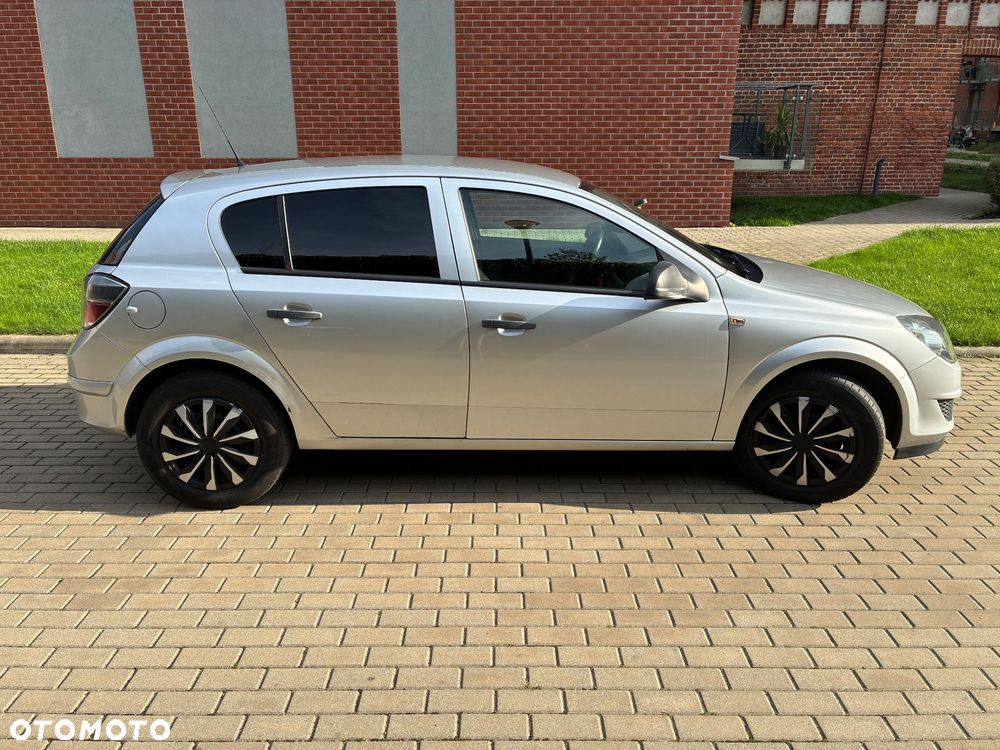Opel Astra - 2