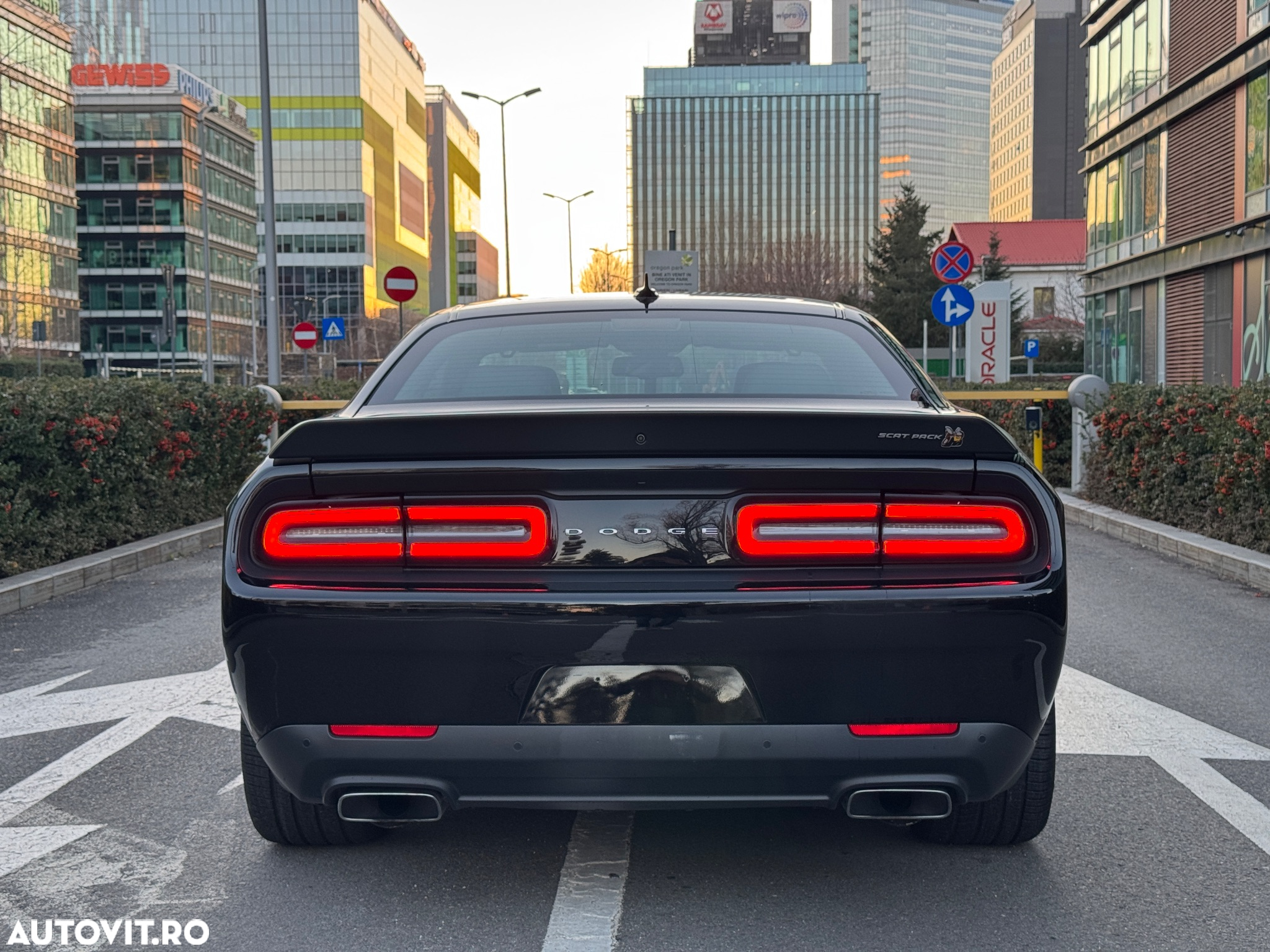 Dodge Challenger - 7