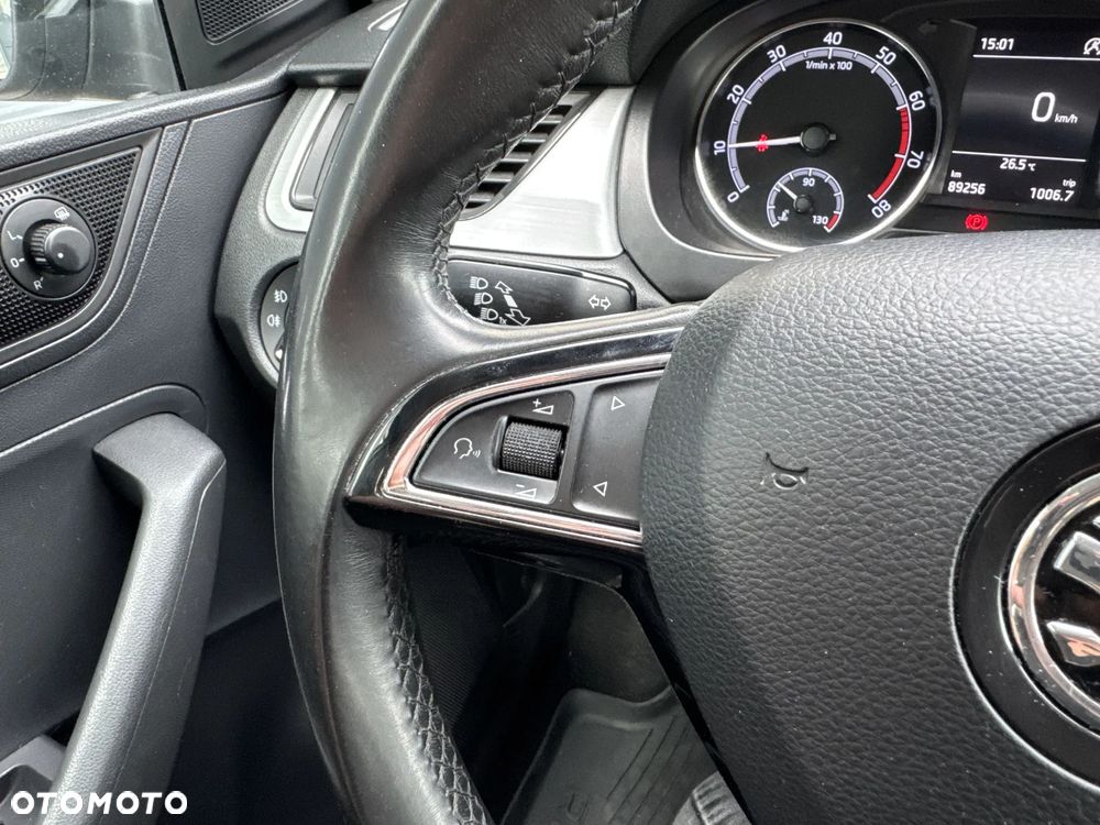 Skoda RAPID Spb 1.0 TSI Ambition - 17