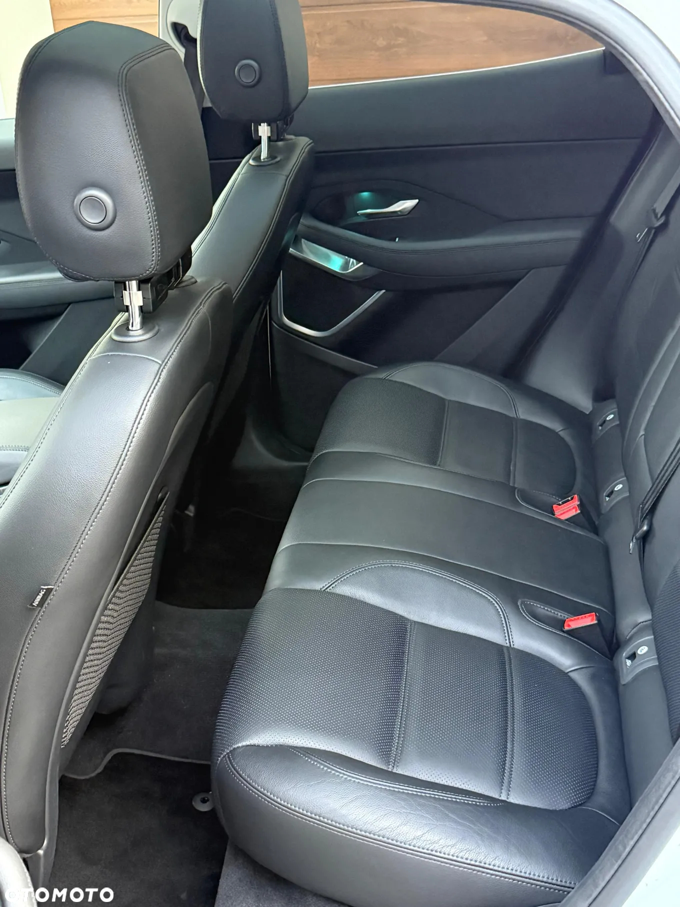 Jaguar E-Pace P250 AWD SE - 11