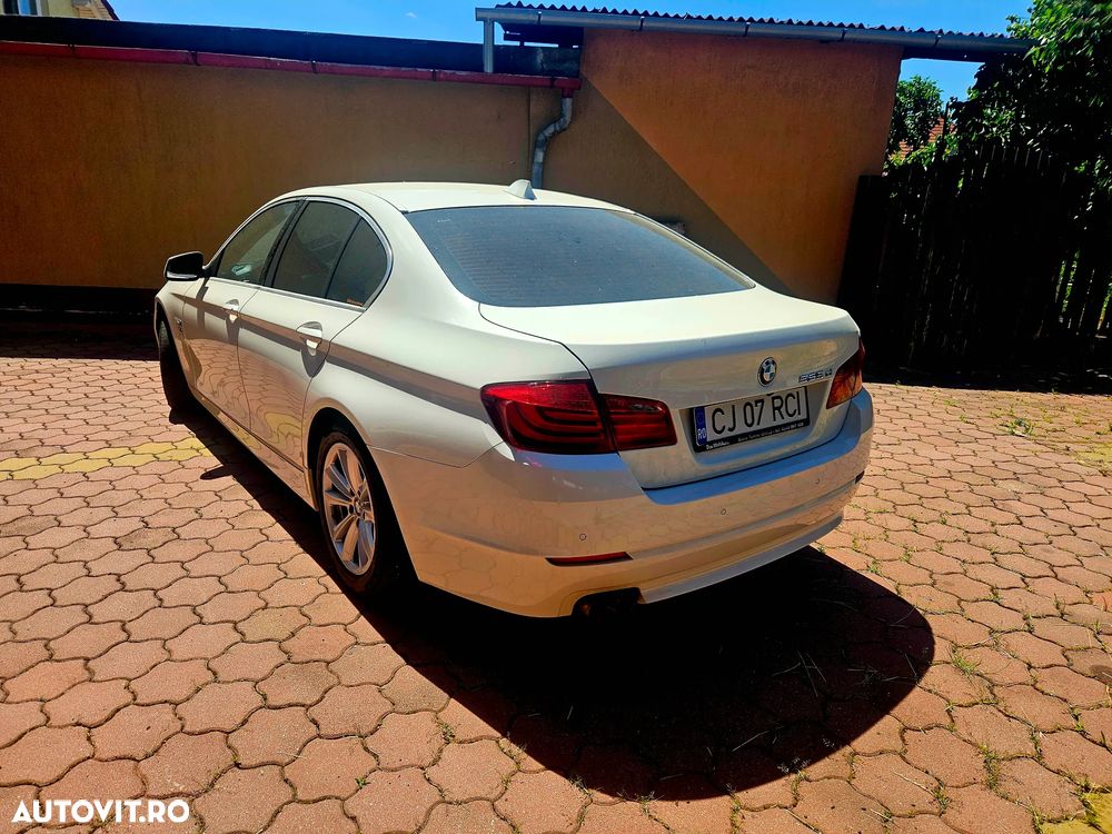 BMW Seria 5 525d xDrive - 4