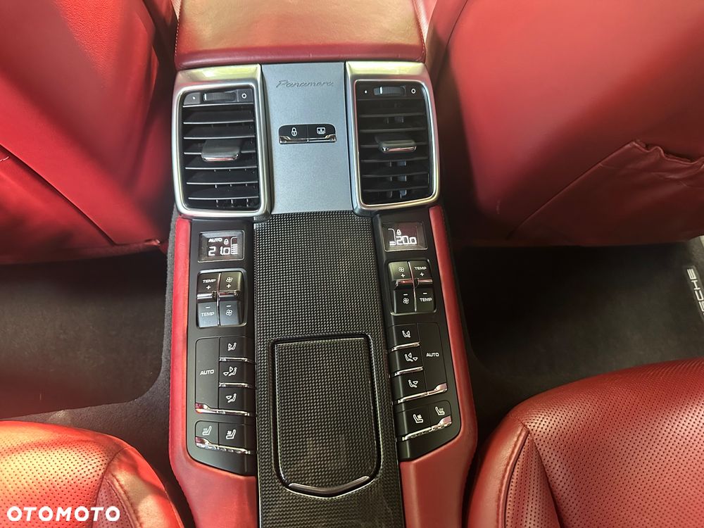 Porsche Panamera - 17