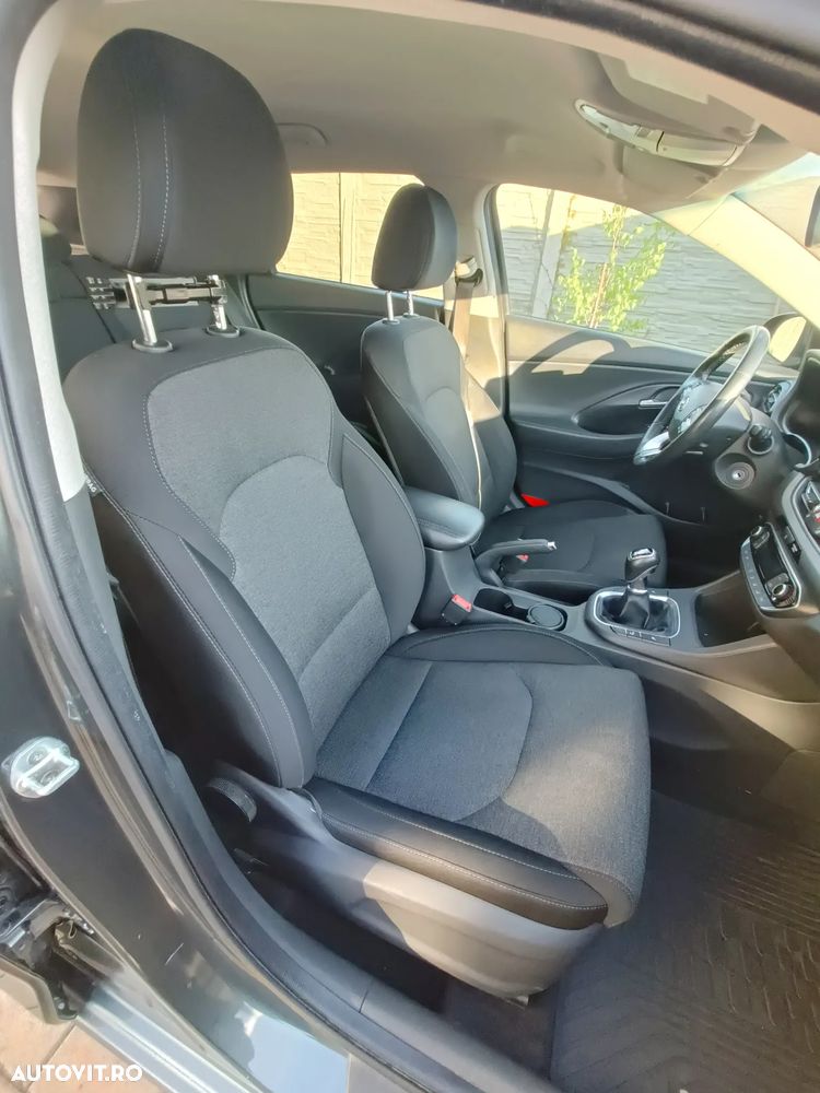 Hyundai i30 1.5 110CP M/T Highway - 19