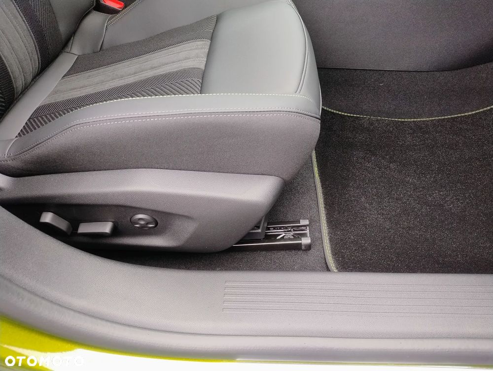 Peugeot 408 1.2 PureTech mHEV GT Exclusive S&S e-DSC6 - 34