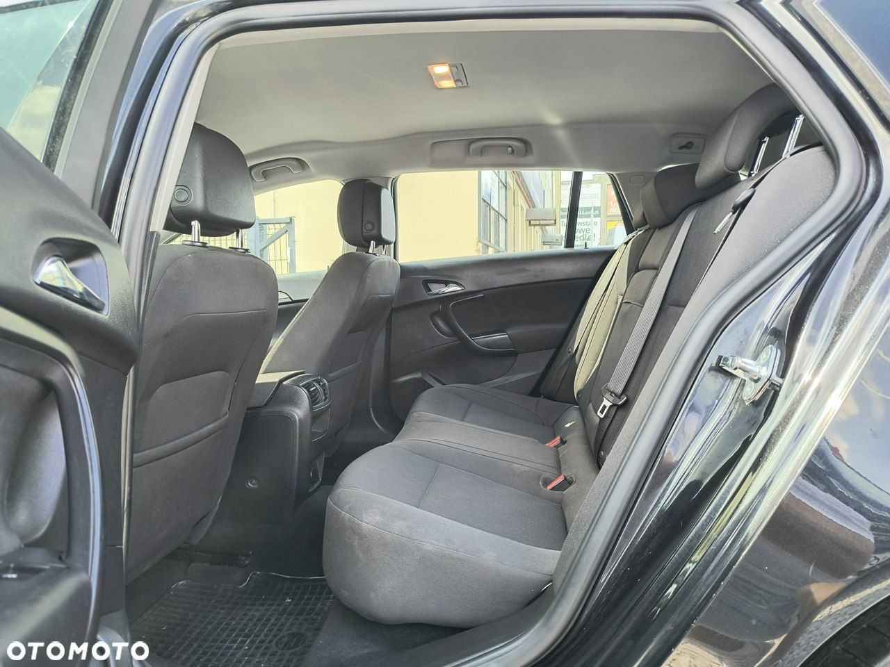 Opel Insignia - 11