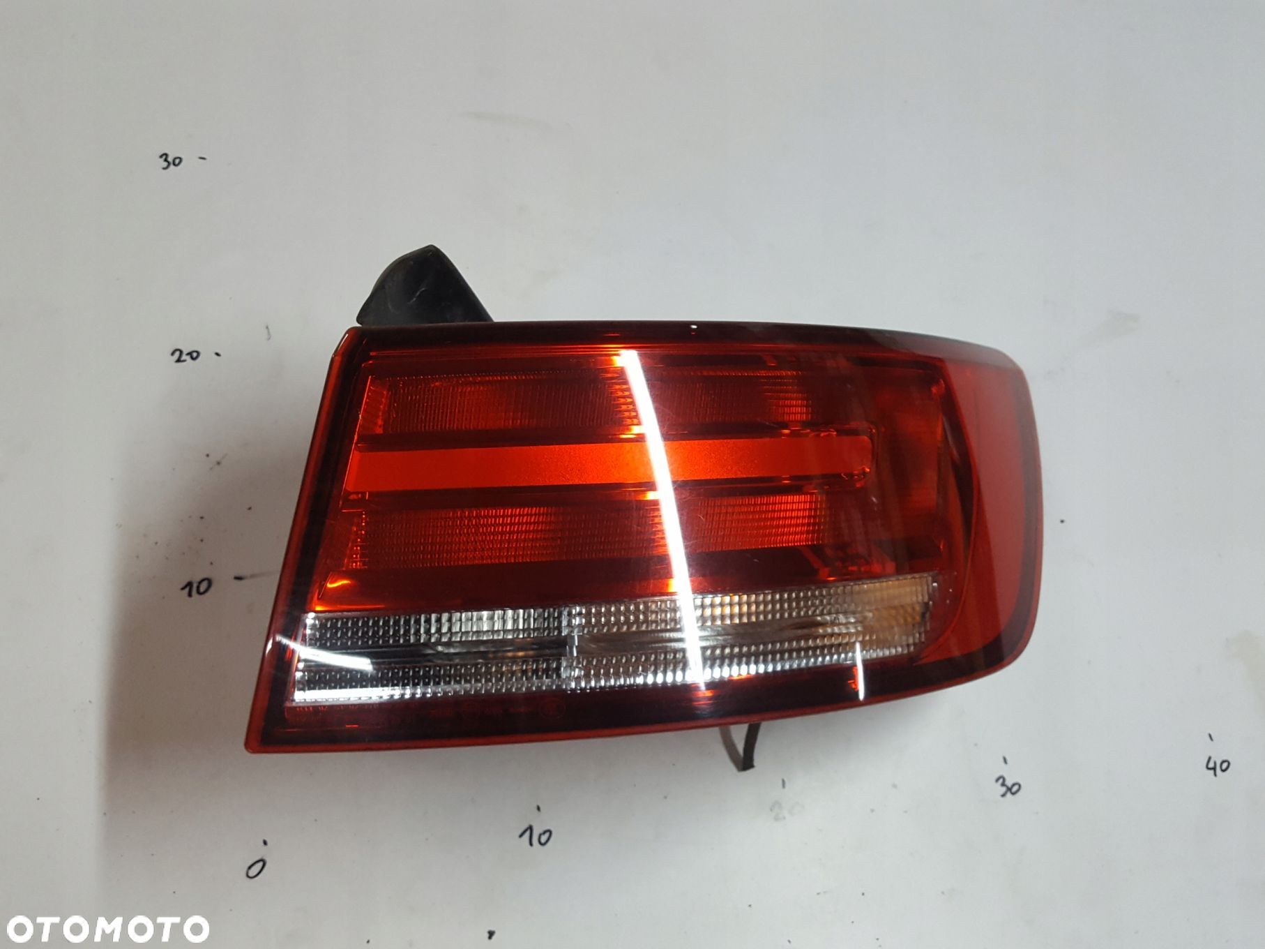 AUDI A4 B9 8W 15-18r SEDAN LAMPA PRAWA TYŁ - 1