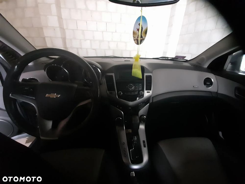 Chevrolet Cruze 1.8 LT - 9