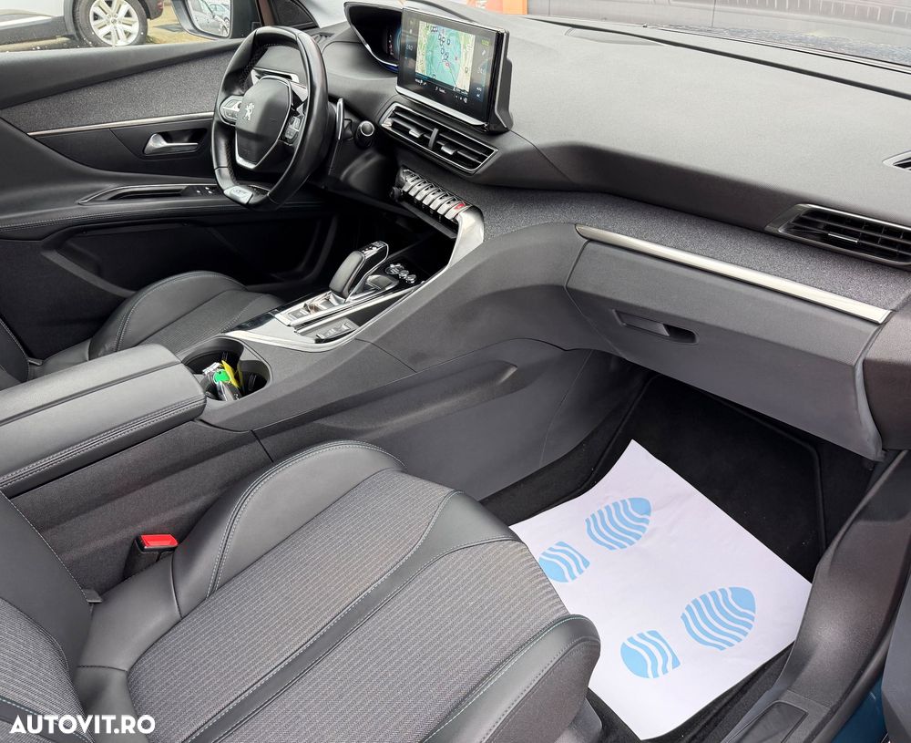 Peugeot 3008 Hybrid 225 e-EAT8 GT Pack - 12