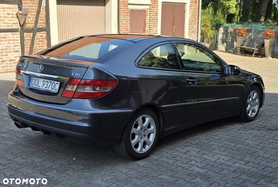 Mercedes-Benz Klasa C 200 CDI Sportcoupe Automatik - 3