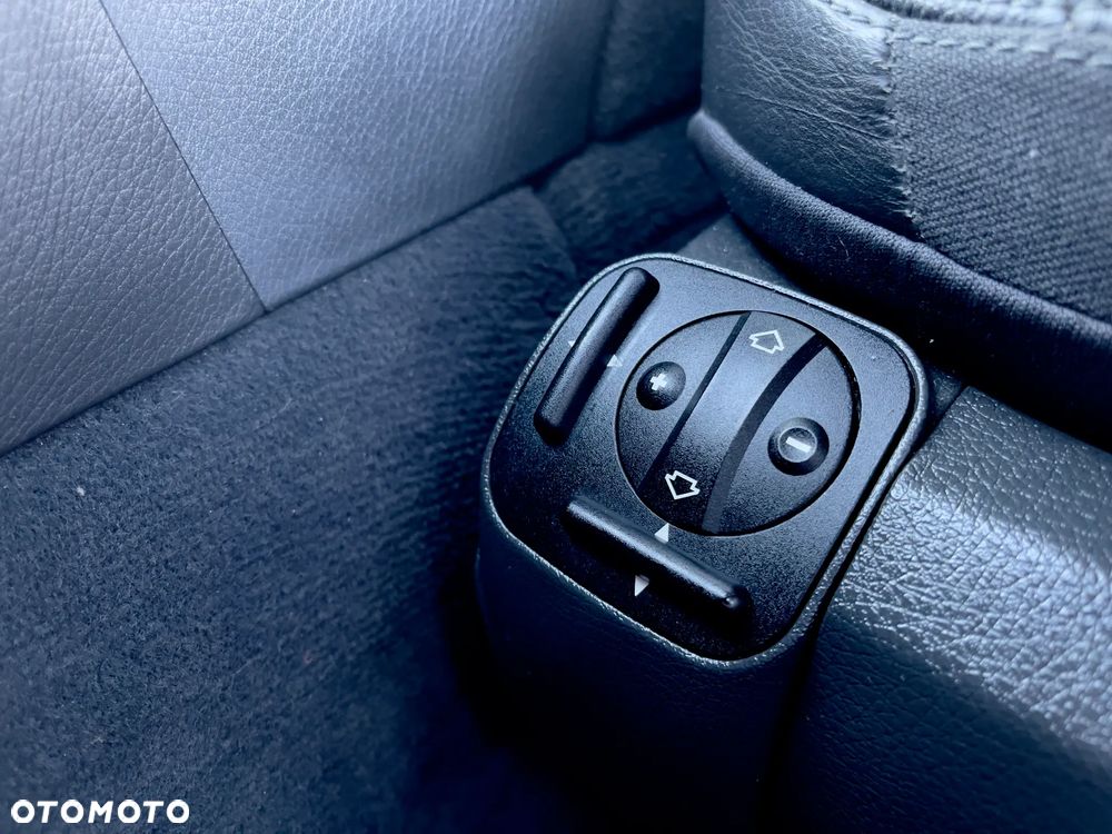 Mercedes-Benz Klasa E 320 CDI Elegance - 29