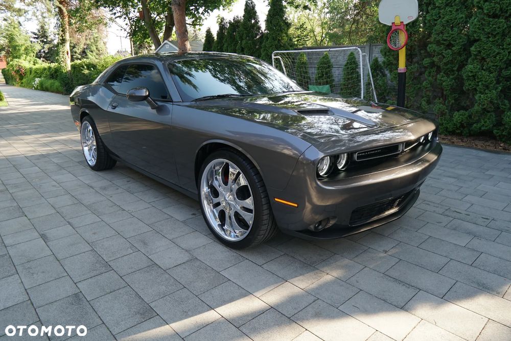Dodge Challenger - 17