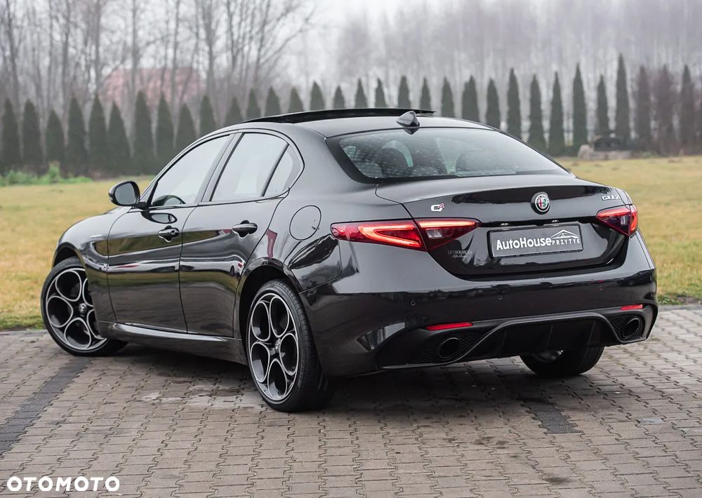 Alfa Romeo Giulia 2.0 Turbo 16V AT8-Q4 Veloce - 8